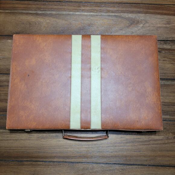 VINTAGE Backgammon Game in Classic Brown Suitcase - Picture 9 of 9